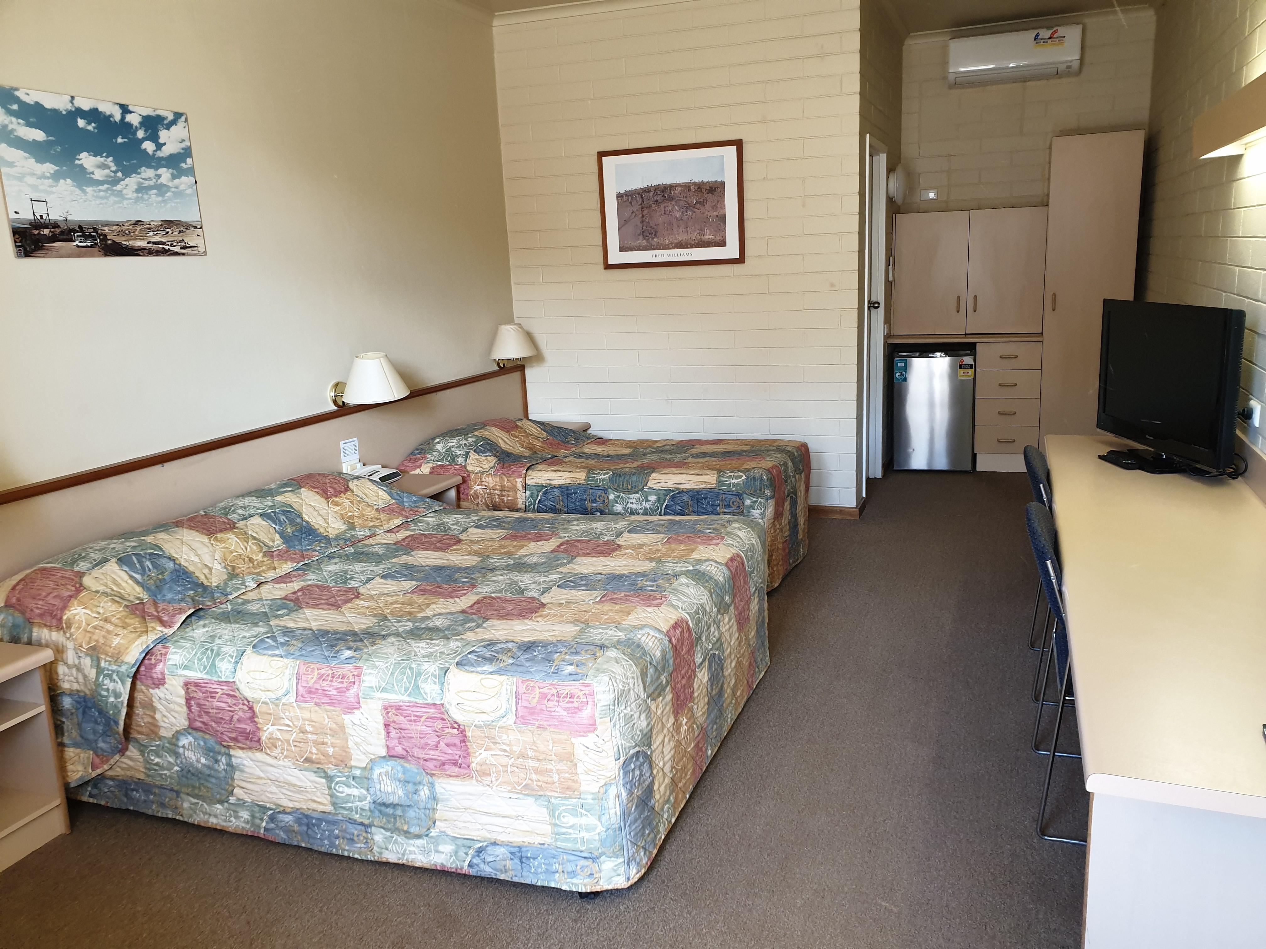Opal Inn Hotel, Motel, Caravan Park Coober Pedy Buitenkant foto